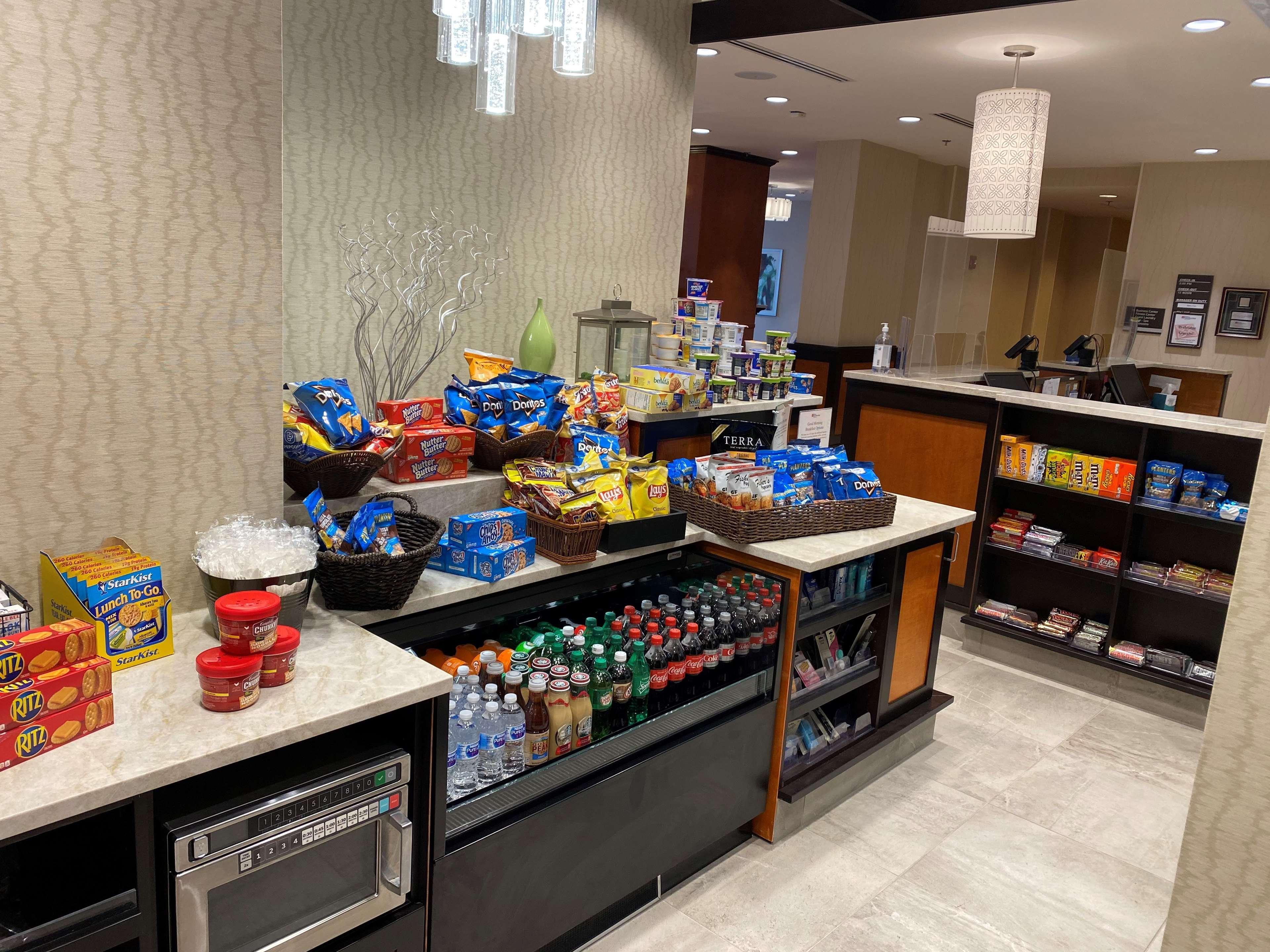 Hilton Garden Inn Фолс Черч Экстерьер фото
