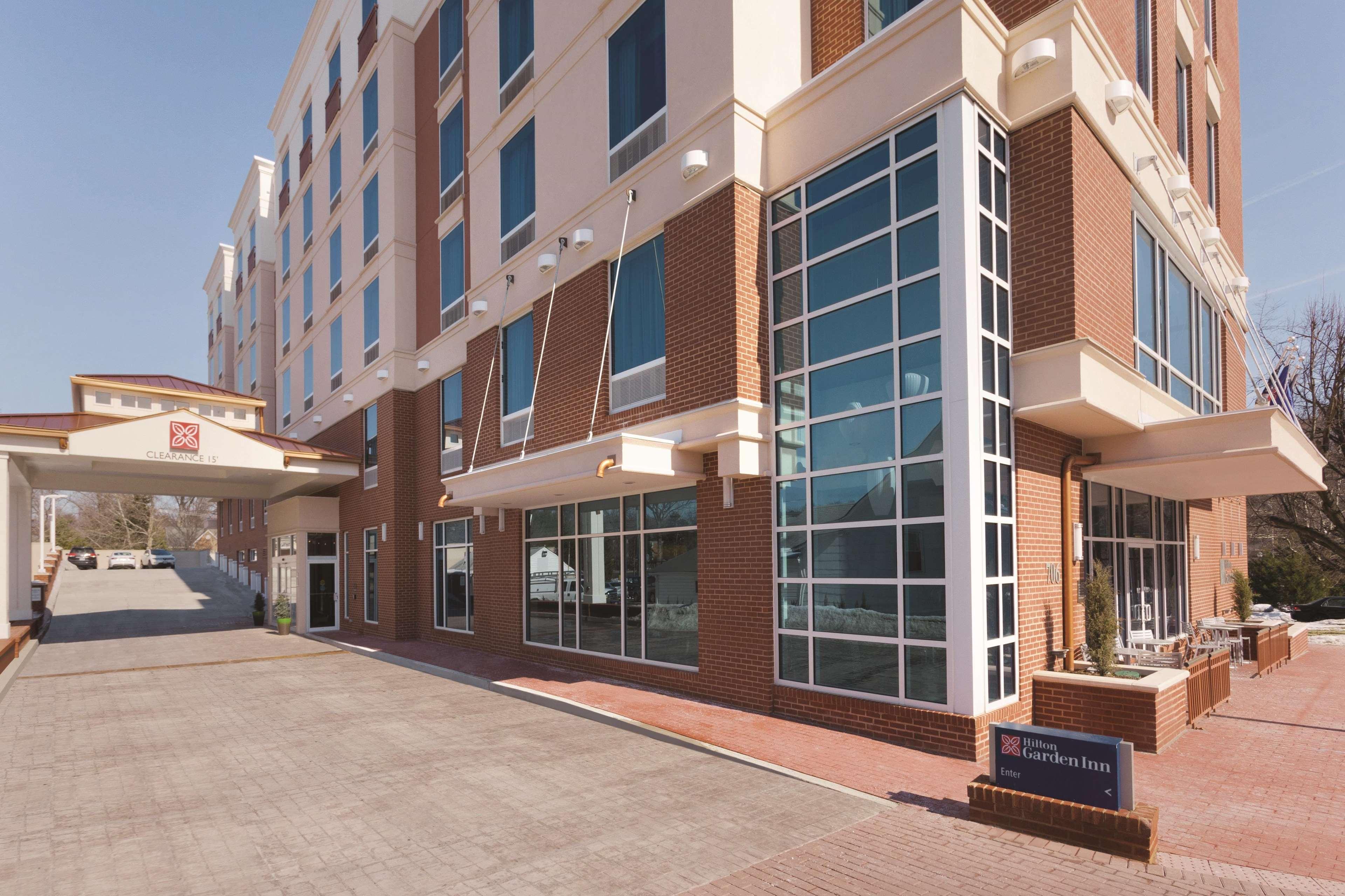 Hilton Garden Inn Фолс Черч Экстерьер фото
