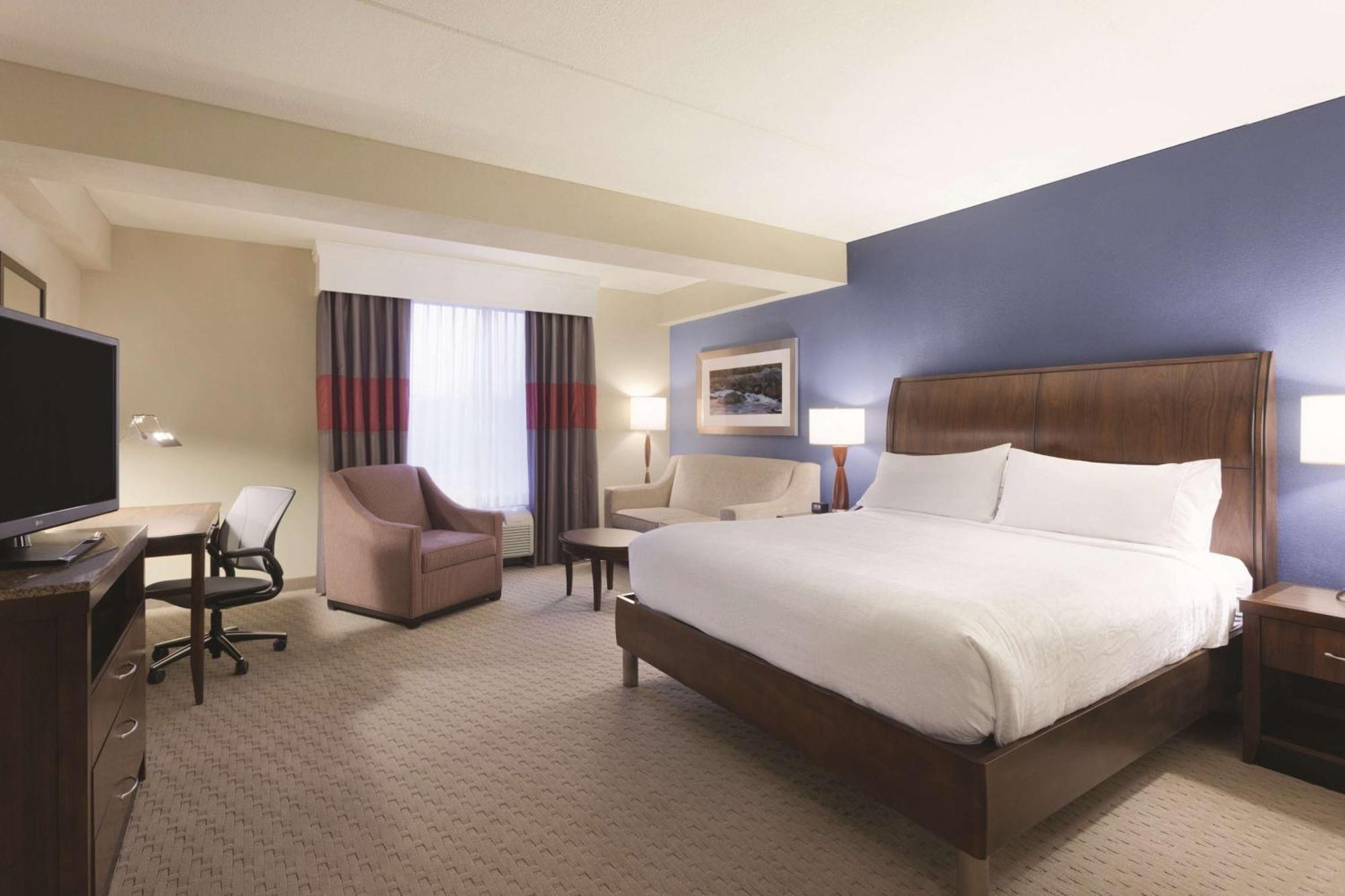 Hilton Garden Inn Фолс Черч Экстерьер фото