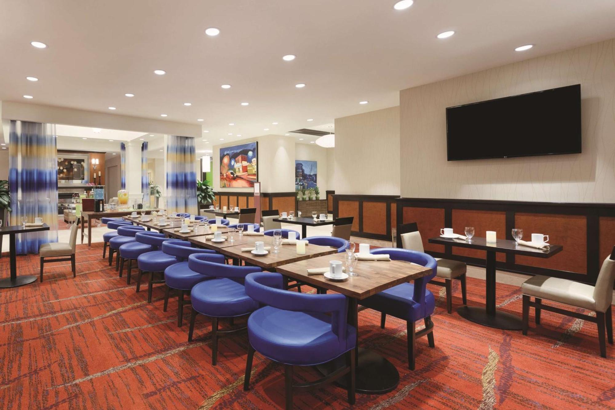 Hilton Garden Inn Фолс Черч Экстерьер фото
